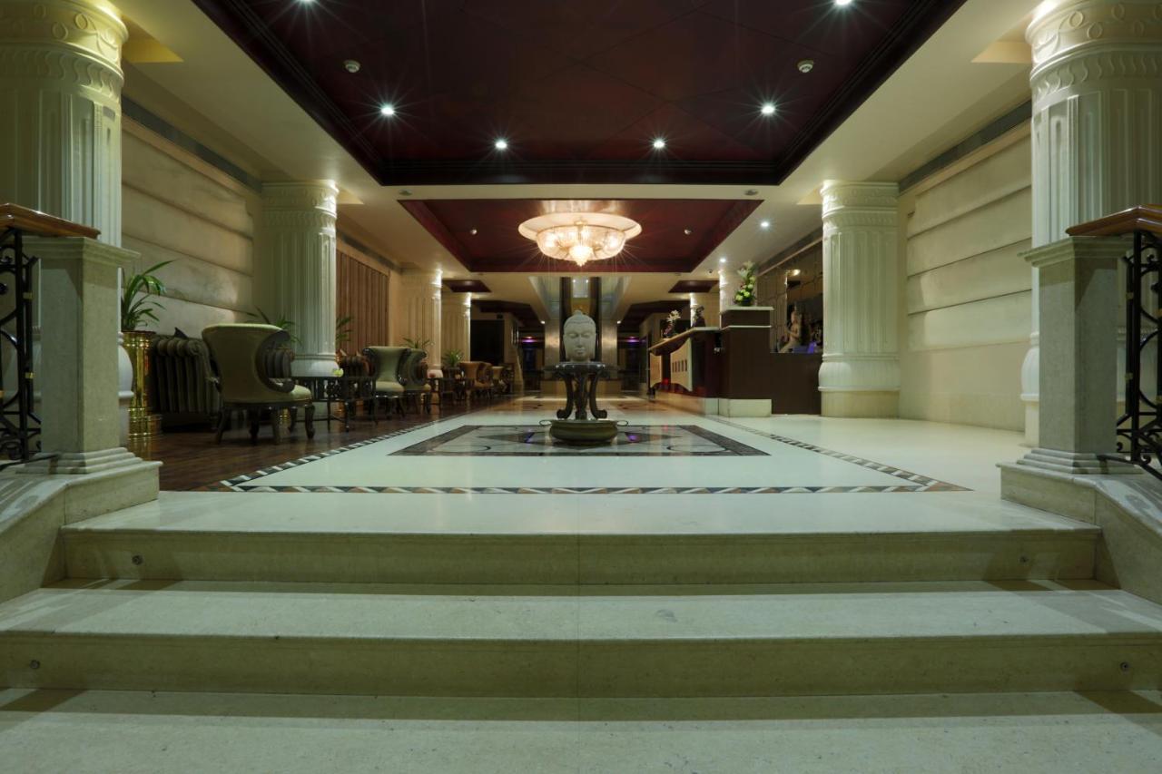 Hotel The Manor - A Boutique Hotel Джорхат Экстерьер фото